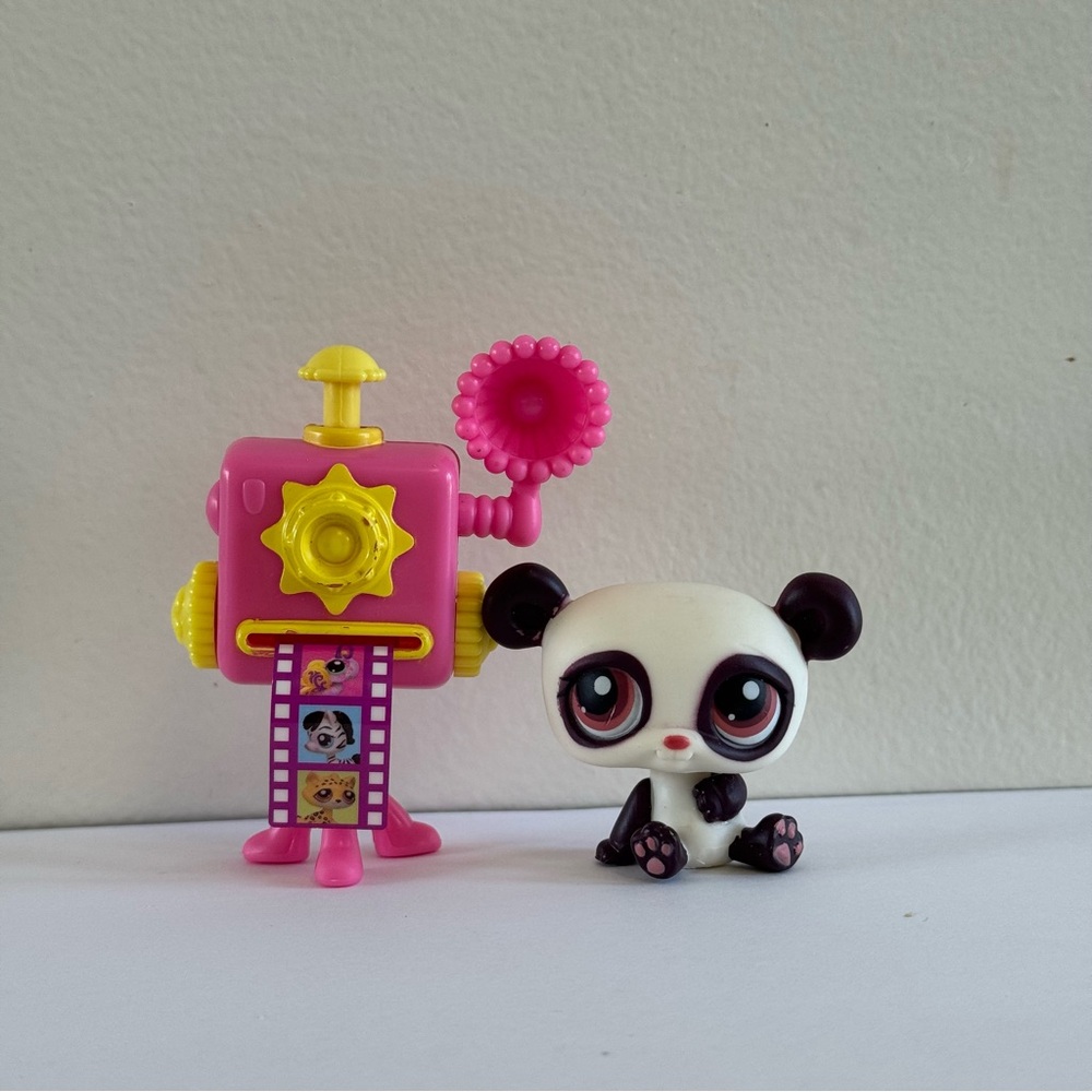RARE Littlest Pet Shop Target Exclusive “Pets from Around the World” #385-399 - Picture 2 of 11